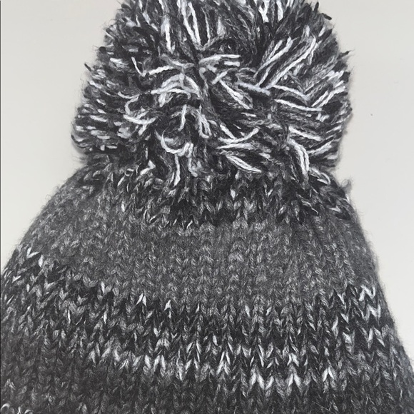 Columbia Black and Gray Knit Beanie Mens or womens OS / preowned - Picture 3 of 8
